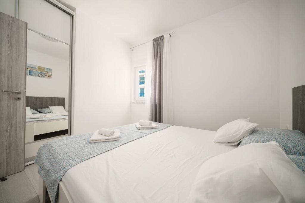 Apartments Dobrenic Водице Екстер'єр фото
