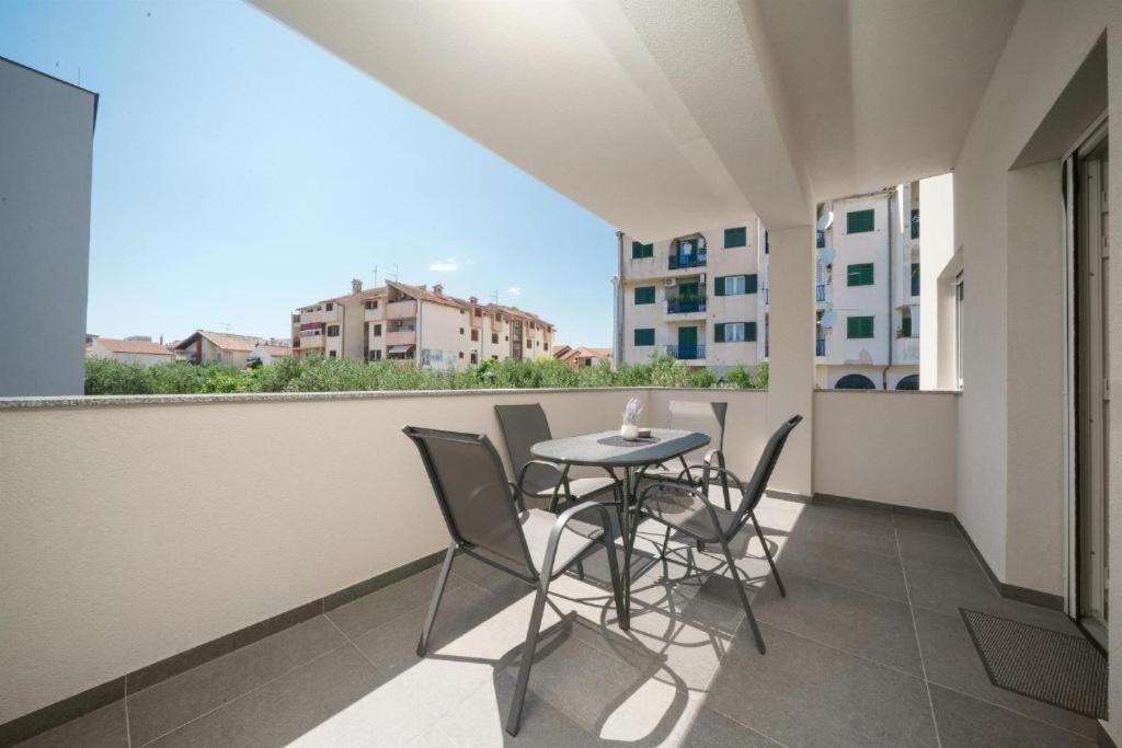 Apartments Dobrenic Водице Екстер'єр фото